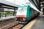 Captrain 483 006 passing through with an Auto train